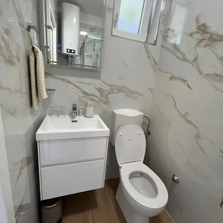 Apartment Oasis For Two, 30 Meters From Sea Zadar