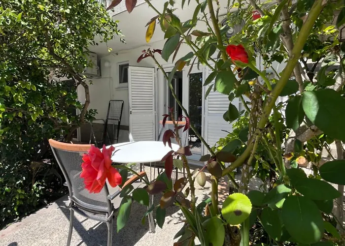 Oasis For Two, 30 Meters From Sea *